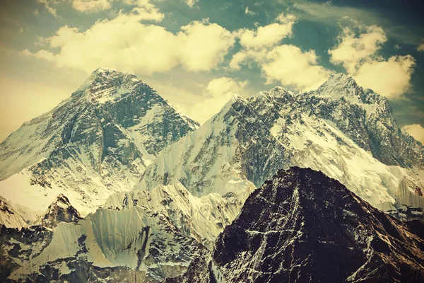 Retro toned picture of Mount Everest, Nepal. — Stock Photo, Image