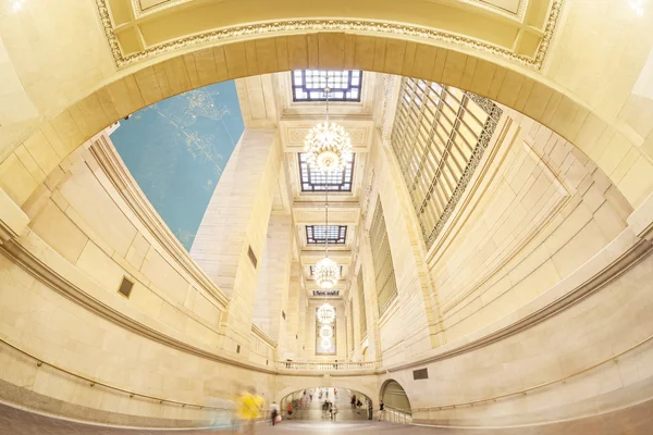 Fisheye lens photo of Grand Central Terminal interior. — Stock Photo, Image