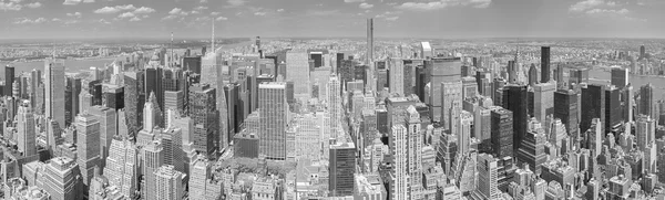 Siyah ve beyaz panoramik resim Manhattan, Nyc. — Stok fotoğraf