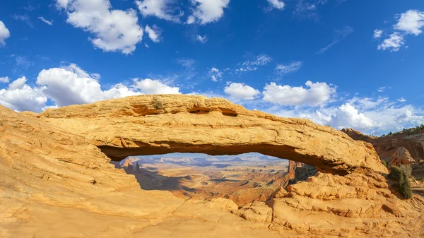 Mesa Arch nel Canyonlands National Park, Stati Uniti . — Foto Stock