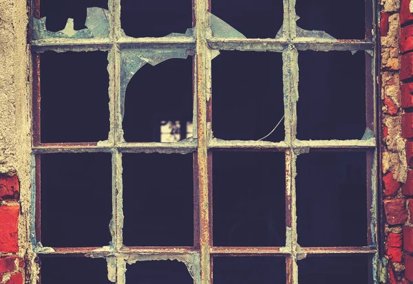 Retro toned old broken window, abstract background — Stock Photo, Image