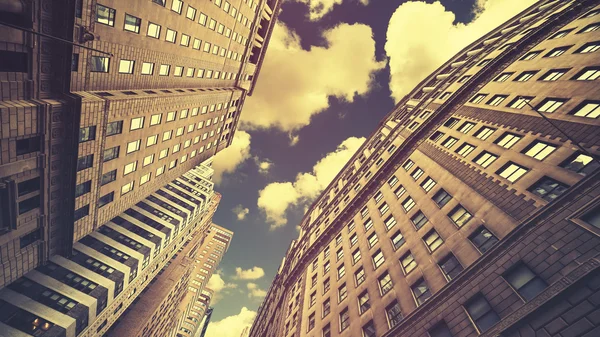 Ретро тоновані хмарочосів в Манхеттен Нью-Йорк, США — стокове фото