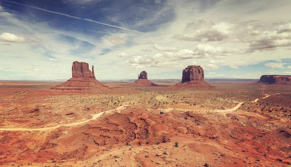 Vintage stylizované panoramatický pohled na Monument Valley, Usa. — Stock fotografie