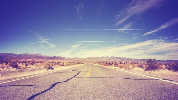 Vintage stylized endless country highway, USA. — Stock Photo, Image