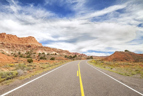 Doğal bir çöl road, ABD resmi. — Stok fotoğraf