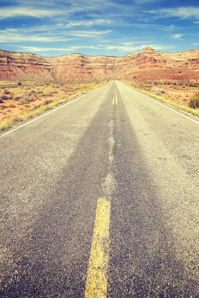 Vintage stylized country road, travel concept. — Stock Photo, Image