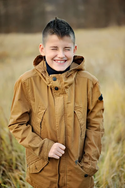 Beautiful boy outdoors, portrait, hipster. — Stock Photo, Image