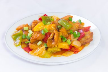 Domuz etiyle kızartılmış tatlı ve ekşi sos. 