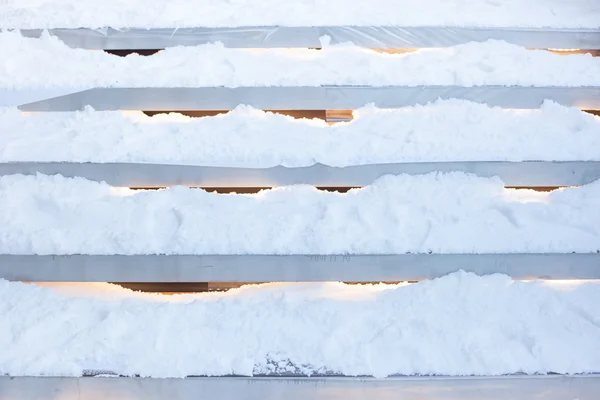 Sníh na schodišti v outdoorovém — Stock fotografie