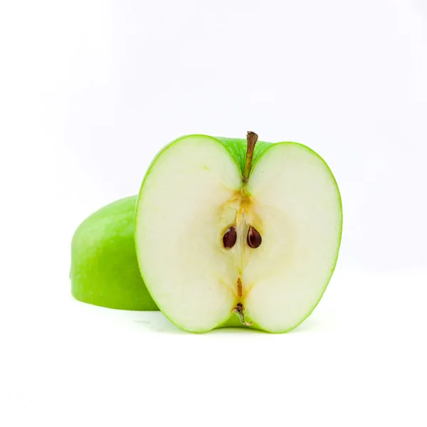 Świeże zielone jabłko izolowane na białym tle — Zdjęcie stockowe