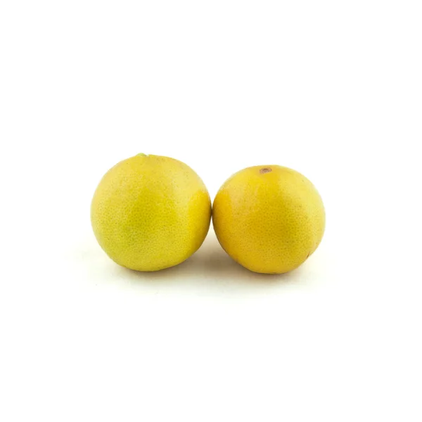 Φρέσκο πράσινο λεμόνι απομονωμένο σε λευκό φόντο — Φωτογραφία Αρχείου