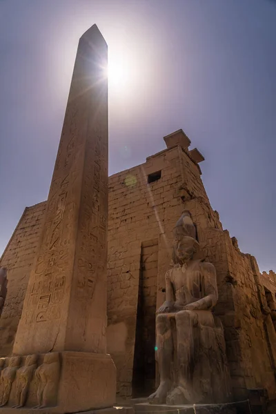 Piękna Fasada Jednej Najpiękniejszych Świątyń Egipcie Luxor Temple Rzeźbami Faraonów — Zdjęcie stockowe