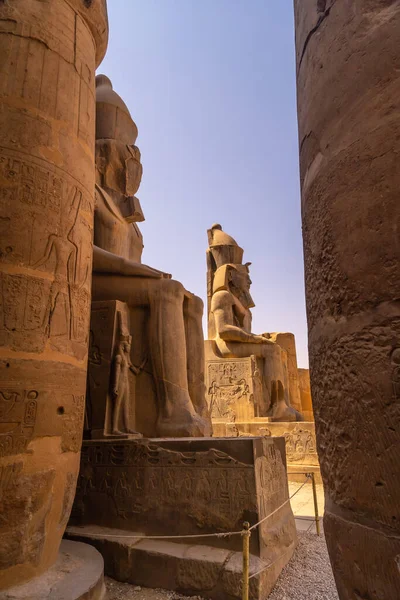 Скульптури Фараонів Єгипетському Храмі Луксора Його Дорогих Колонах Єгипет — стокове фото