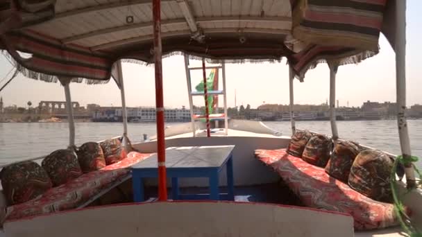Navigazione Sul Fiume Nilo Barca Egiziana Nella Città Luxor Egitto — Video Stock