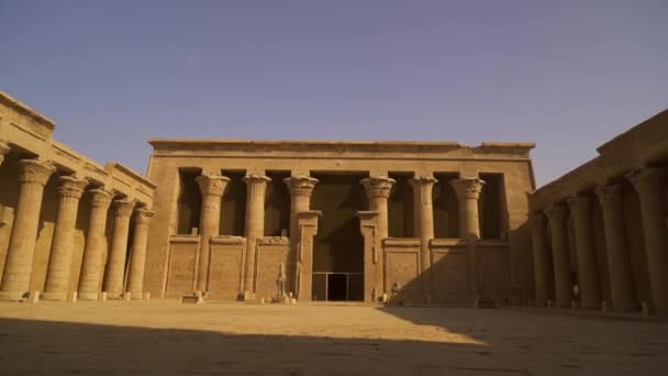 Lovely View Colonnaded Courtyard Edfu Temple Egypt River Nile City — Stock Video
