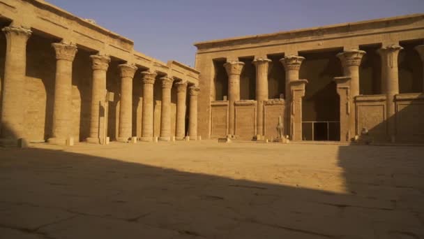 Bela Vista Pátio Colunado Templo Edfu Egito Rio Nilo Cidade — Vídeo de Stock