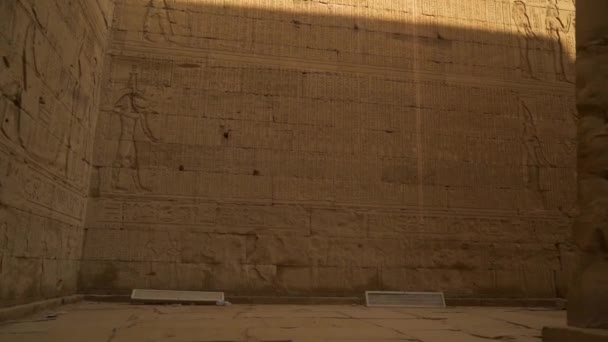 Detail Krásných Hieroglyfických Zdí Chrámu Edfu Egypt Řeka Nil Městě — Stock video