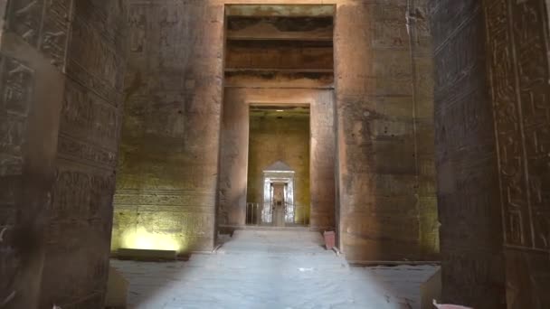 Inne Väggarna Når Den Heliga Båten Edfu Templet Egypten River — Stockvideo