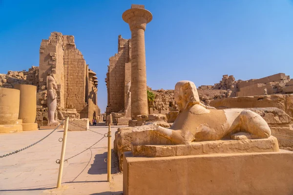 Amun Büyük Mabedi Karnak Tapınağı Nda Bir Aslan Bedeniyle Firavunun — Stok fotoğraf