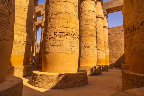 Säulen Mit Hieroglyphen Tempel Von Karnak Dem Großen Heiligtum Des — Stockfoto