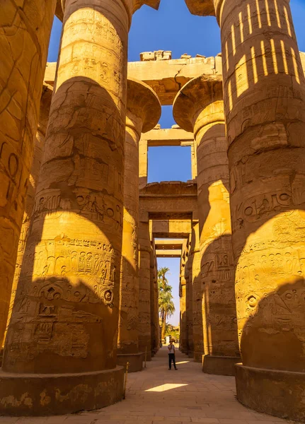Велетенські Колони Храму Карнака Великого Святилища Амона Єгипет — стокове фото
