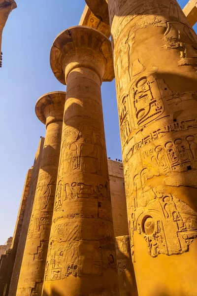Szczegóły Kolumn Egipskimi Rysunkami Świątyni Karnaku Wielkiego Sanktuarium Amona Stany — Zdjęcie stockowe