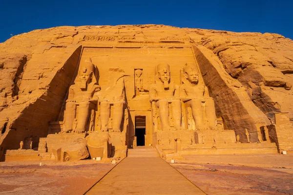 Incrível Templo Abu Simbel Reconstruído Montanha Sul Egito Núbia Lado — Fotografia de Stock