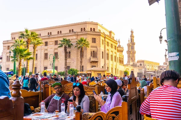 Cairo Egypt October 2020 Local People Bars Next Khan Khalili — Stock Photo, Image