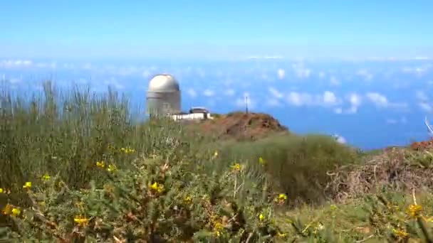 Teleskope Auf Dem Vulkan Caldera Taburiente Der Nähe Des Roque — Stockvideo