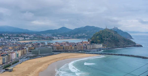 Panoraamanäkymät San Sebastianin Kaupunkiin Ulia Vuorelta Gipuzkoasta Baskimaa — kuvapankkivalokuva