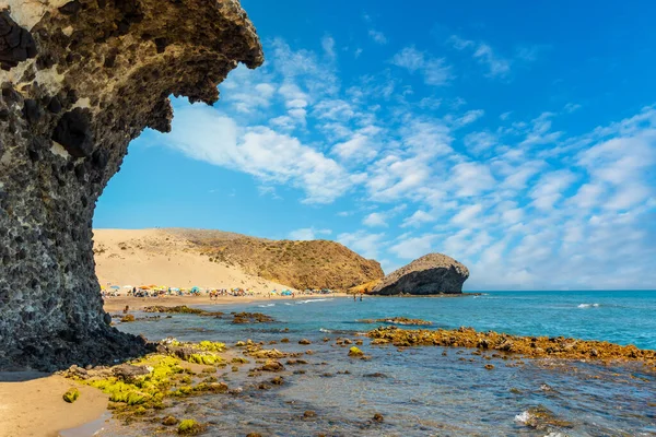 Léto Pláži Monsul Přírodním Parku Cabo Gata Vytvořeném Erodovanými Lávovými — Stock fotografie