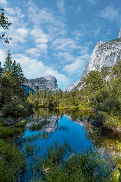 Reflections Water Yosemite Mountains Mirror Lake Yosemite Califórnia Estados Unidos — Fotografia de Stock
