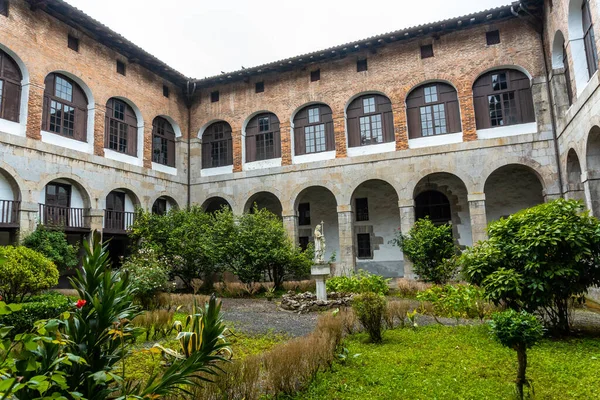 Patio Del Antiguo Monasterio Santa Clara Localidad Azkoitia Junto Río —  Fotos de Stock