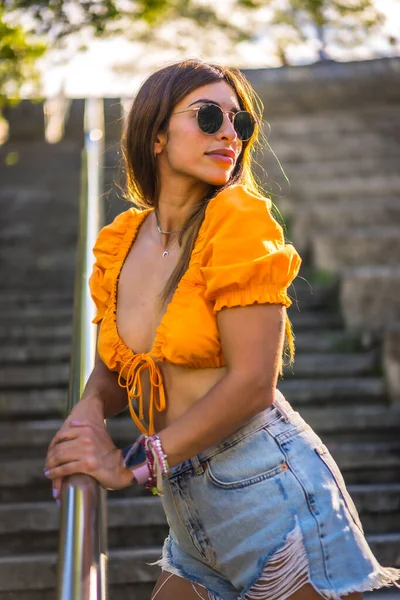 Lifestyle Young Caucasian Brunette Walking Summer Park City Girl Seductive — Stock Photo, Image