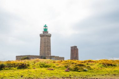 Phare Du Cap Frehel, Fransa 'nın Cotes de Armor eyaletinde yer alan bir deniz feneridir. Kaptan Frehel 'in ucunda.