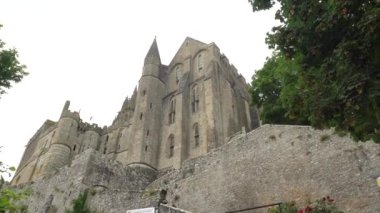 Manche Bölgesi Normandiya Bölgesi, Fransa 'daki ünlü Mont Saint-Michel Manastırı' nın iç kısımları ve duvarları.