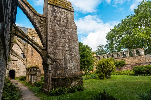 Seinät Raunioitunut Kirkko Abbaye Beauport Kylässä Paimpol Ctes Armor Osasto — kuvapankkivalokuva