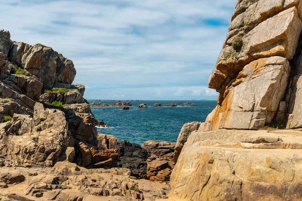 Den Vackra Kusten Vid Lågvatten Gouffre Plougrescant Cote Granit Rose — Stockfoto