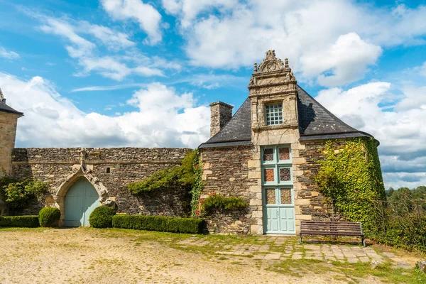 美しい城公園 Rochefort Terreブルターニュ地方のモルビアン県Rochefort Terreの中世の村にあります フランス — ストック写真