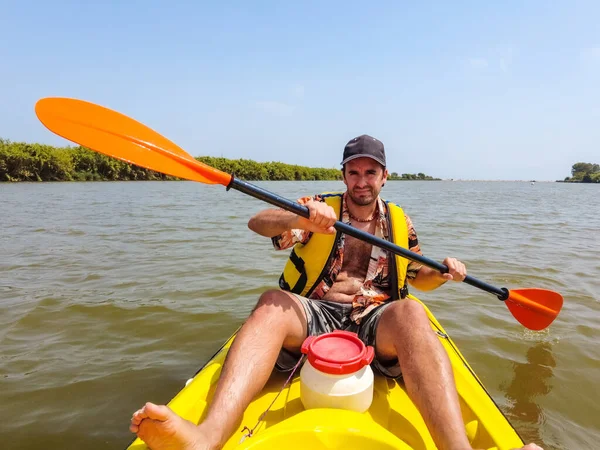 Jeune Homme Canot Faisant Canoë Dans Parc Naturel Catalogne Rivière — Photo