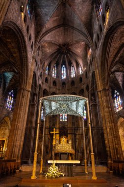 Ortaçağ şehri, Katedral 'in içi insansız, Akdeniz' de Katalonya 'lı Costa Brava. İspanya