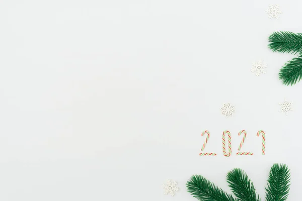 Navidad Año Nuevo Fondo Blanco Con Ramas Abeto Números 2021 — Foto de Stock