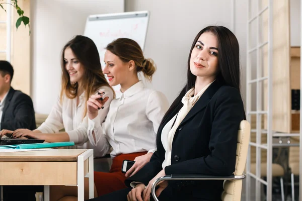 Businessteam spolupracovat na projektu — Stock fotografie