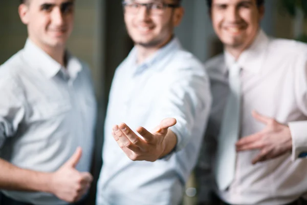 Conceito de negócio e escritório - empresário sorridente — Fotografia de Stock