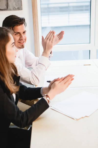 Businessteam spolupracovat na projektu — Stock fotografie