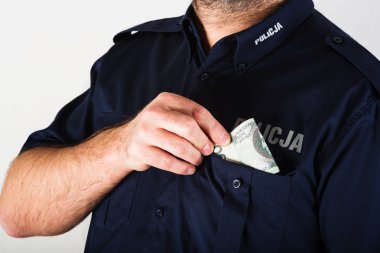 Polis alarak rüşvet