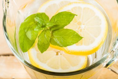 limon ve naneli su