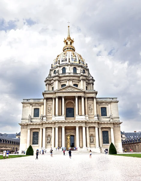 "Les Invalides "w Paryżu, Francja. Słynny punkt orientacyjny. — Zdjęcie stockowe