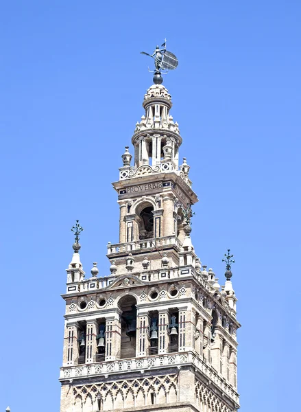 Dzwonnicy Giralda i Almohade części zabytkowej katedry — Zdjęcie stockowe