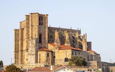 Castro Urdiales, İspanya - 27 Eylül, 2014: St. Mary Kilisesi